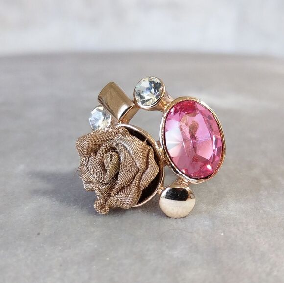Unbranded Jewelry - 🍒STATEMENT RING🍒